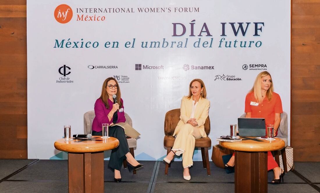 Mesa de trabajo durante el Día International Women’s Forum en el Club de Industriales. Foto: Osmar Alvarado / EL UNIVERSAL