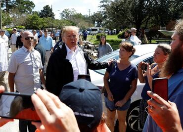 Trump visita Carolina del Norte tras el paso del huracán “Florence”