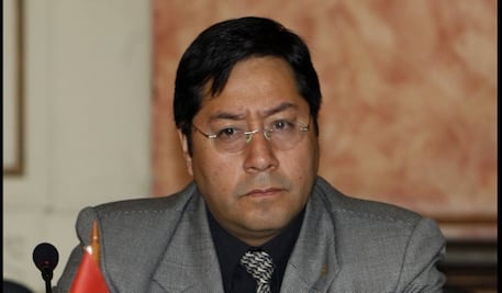 Bolivia autoriza salida de exministro de Evo Morales a México