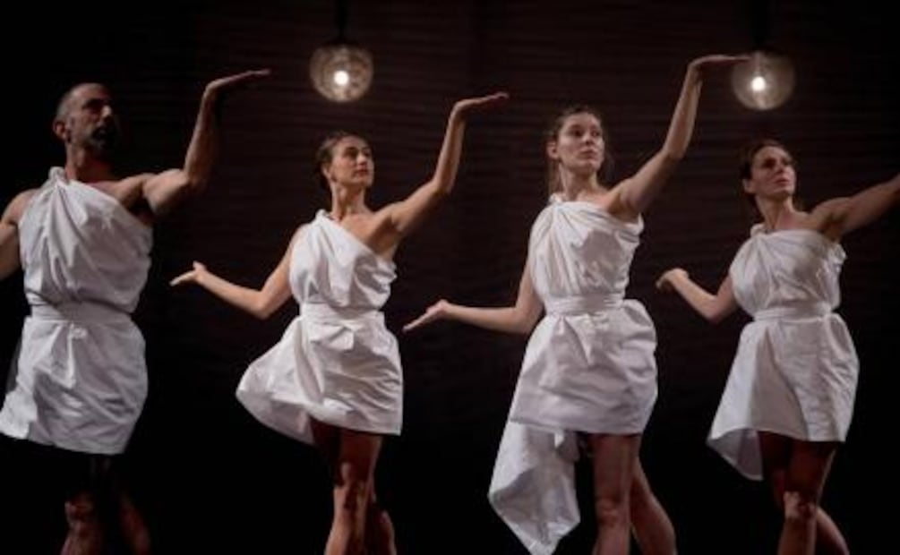 Sexo explícito desnuda la tragedia griega en Madrid