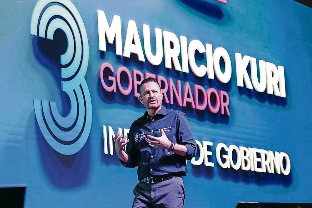 El gobernador Mauricio Kuri González rindió su informe de gobierno arropado por integrantes del PAN. Foto Especial