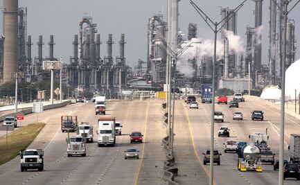 Pemex busca autoabasto de gasolina, diésel y turbosina con compra de refinería en Texas