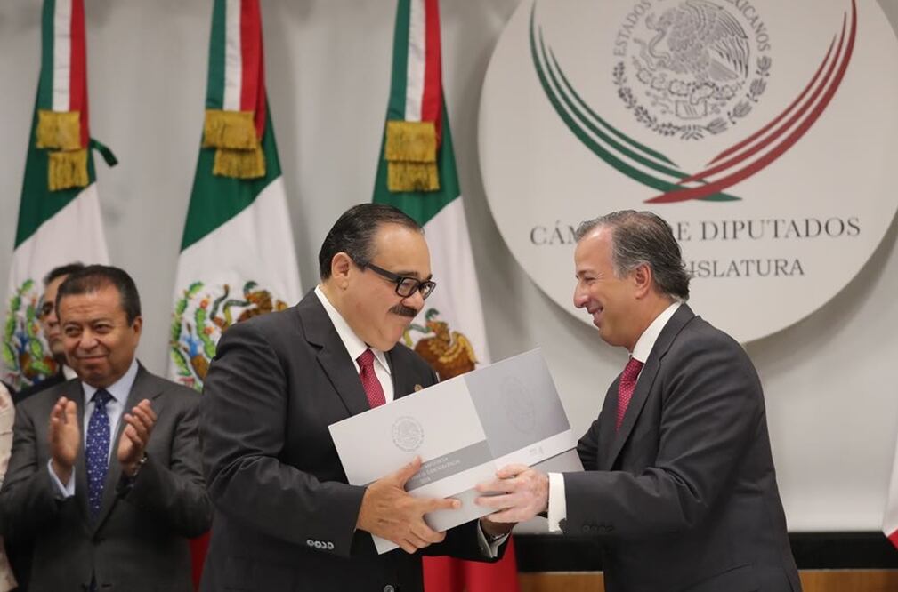 José Antonio Meade, secretario de Hacienda, entregó este viernes el Paquete Económico 2018. Foto: Lucía Godínez/EL UNIVERSAL