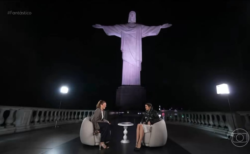 En el momento previo a la cómica escena, se observa a la cucaracha volando frente a la cámara. Foto: X