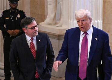 Trump no logra convencer a algunos republicanos en el Congreso sobre su plan fiscal; "consideraría un tonto" a quien no lo apoye, dice