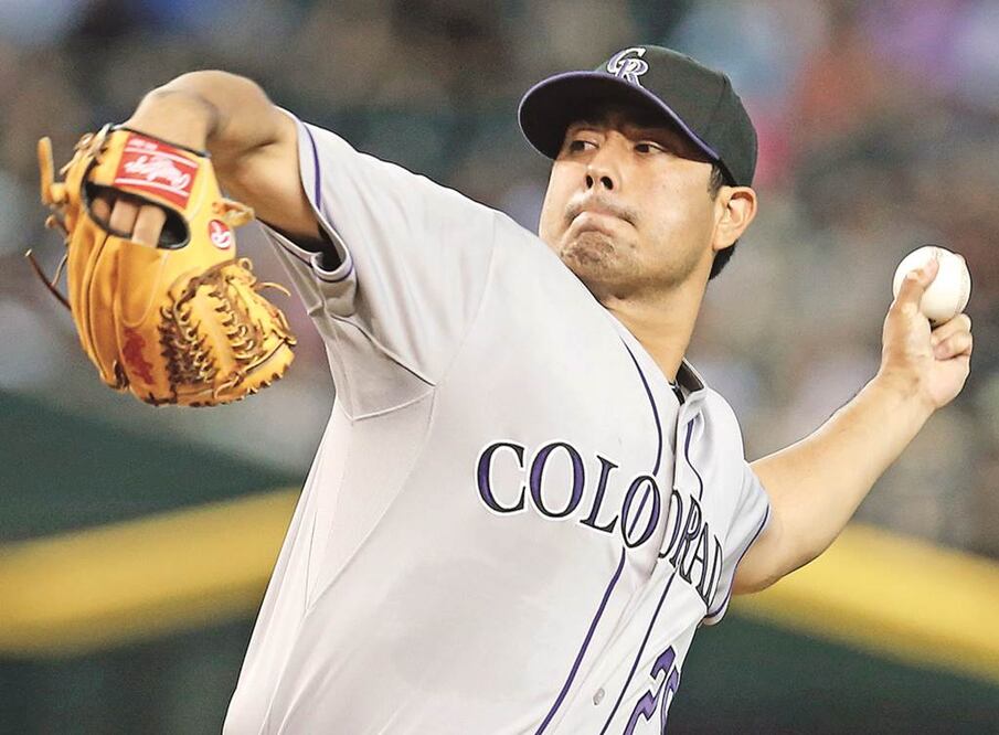 El mexicano lanzó seis entradas con cinco hits y ponchó a seis enemigos. RICK SCUTERI. AP