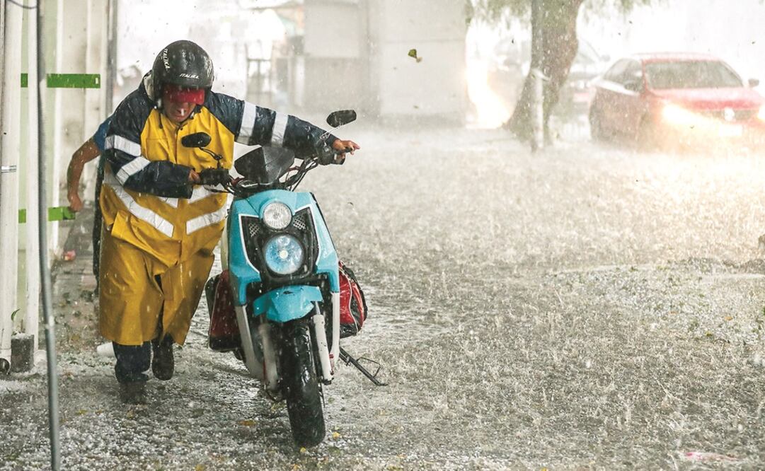 Se prevé que las tormentas estén acompañadas de descargas eléctricas y granizo. Fotografía: Archivo