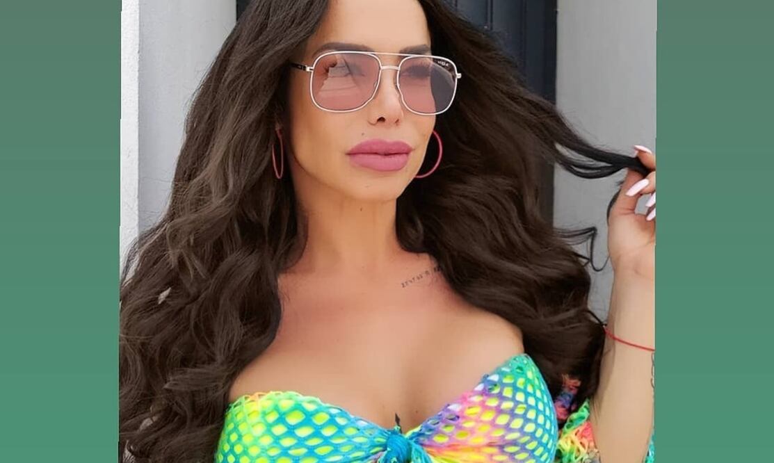 La cubana presumió su outfits de colores. Foto: Instagram