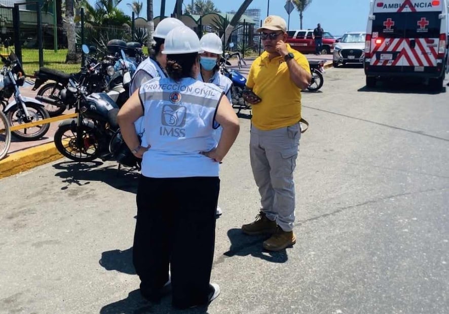 De acuerdo a los protocolos todo el personal de la guardia del Instituto Mexicano del Seguro Social y los niños fueron evacuados y trasladados a zonas seguras. Foto: Especial