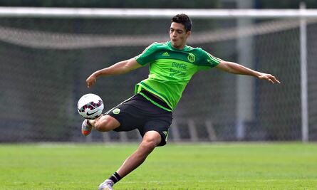 Jiménez atrae a Porto y Benfica