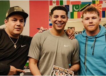 Canelo Álvarez se prepara para su próxima pelea junto a Eduin Caz, vocalista de Grupo Firme