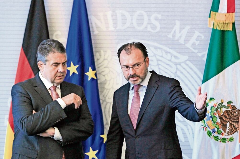 En el marco del Año Dual México-Alemania, el ministro de Relaciones Exteriores germano, Sigmar Gabriel, se reunió ayer con su homólogo mexicano, Luis Videgaray Caso (MARIO GUZMÁN. EFE)