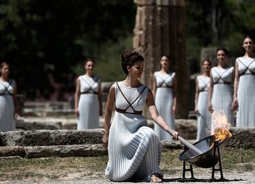 Encienden la antorcha olímpica de Río 2016