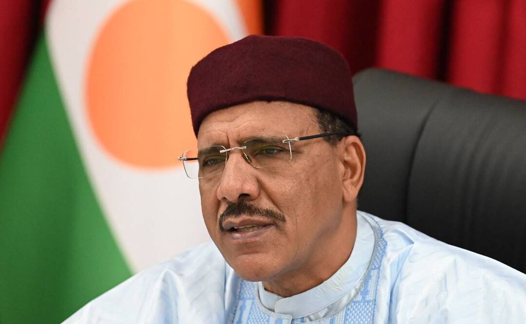 El presidente y su familia permanecen recluidos en una zona del Palacio Presidencial de Niamey desde el golpe de Estado del pasado 26 de julio que llevó al poder a una junta militar. Foto: AFP