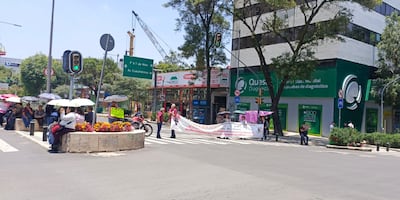 Trabajadores de Cultura cierran avenida Chapultepec, denuncian falta de dictamen de protección civil en lugar de trabajo