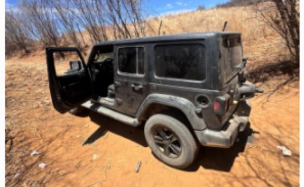 Auto asegurado por las autoridades (27/04/2025). Foto: Especial