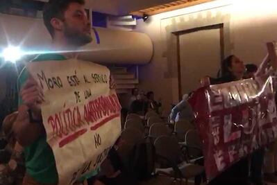 Protestan durante ponencia en México de juez de Lava Jato