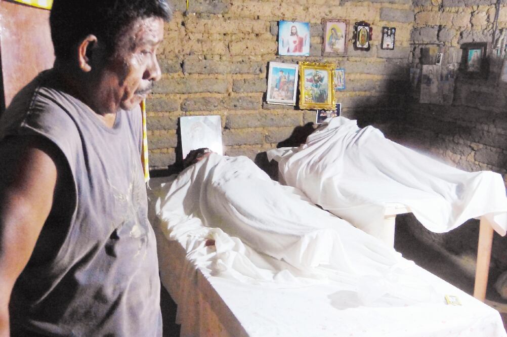 El 6 de junio pasado, un enfrentamiento a balazos entre policías comunitarios dejó 15 muertos en la comunidad de Xolapa, en el municipio de Acapulco (TÉMORIS GRECKO. EL UNIVERSAL)