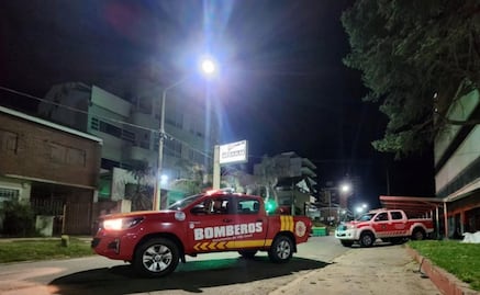 Reportan desplome de edificio de 10 pisos en Argentina; hay un muerto y una decena de desaparecidos