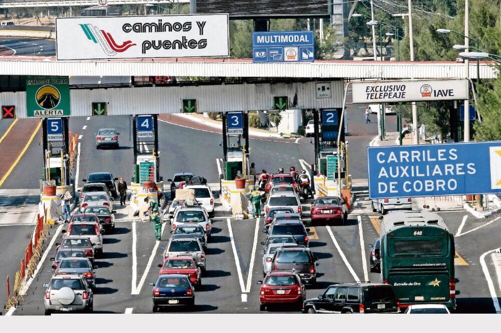 Vigilante. La PF reforzará seguridad en carreteras, aeropuertos, fronteras, puertos, centros turísticos y centrales de autobuses (ARCHIVO. EL UNIVERSAL)