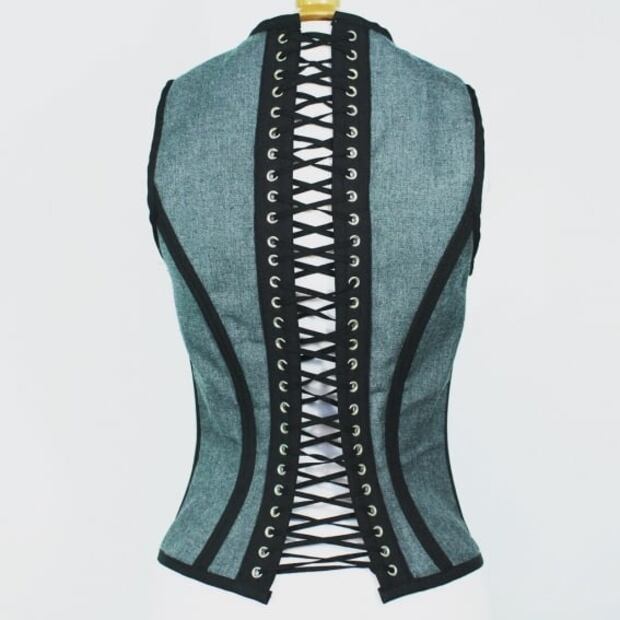 Lanzan corset para hombres y se vuelve viral