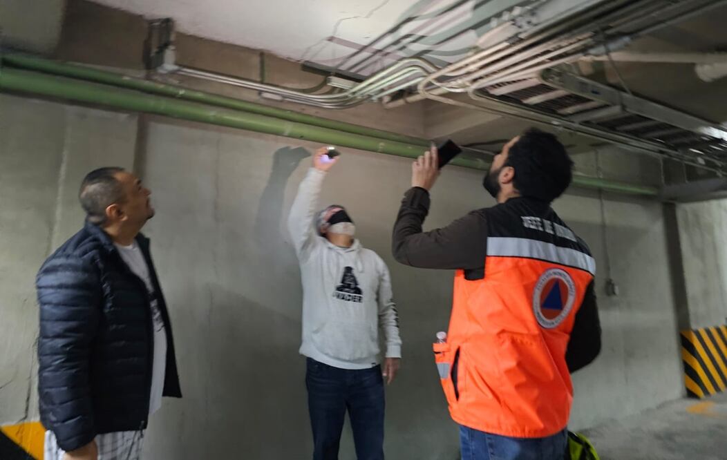 Revisiones en BJ tras microsismos. FOTO: Jorge Medellín/ LE UNIVERSAL/