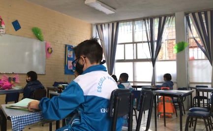 Hay de 7 a 10 casos sospechosos por cada alumno confirmado con Covid tras regreso a clases: Salud CDMX
