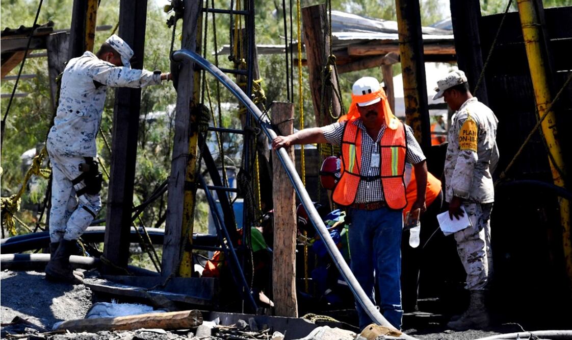 El presidente Andrés Manuel López Obrador aseguró que ya se está cerca de rescatar a los cuerpos de los trabajadores que quedaron atrapados en el accidente en la mina de carbón de “El Pinabete”, Foto: archivo/EL UNIVERSAL