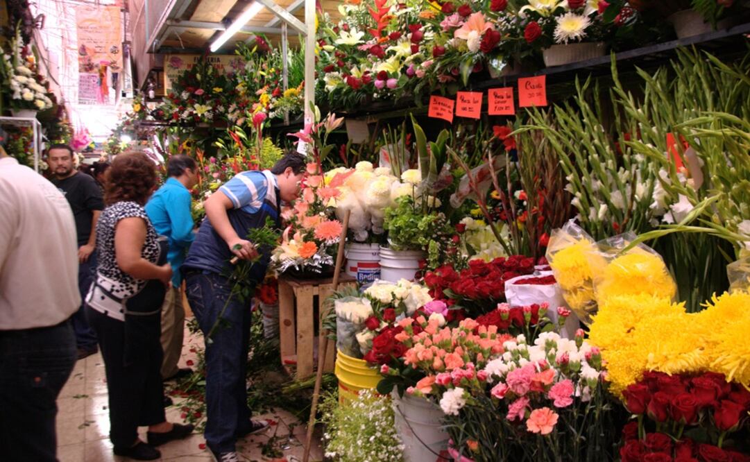 Mexicanos gastarán más de mil pesos en regalos para mamá 