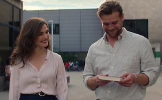 ¿Qué ver?: Una maestra deja que su vida se sacuda con la llegada de un colega más joven