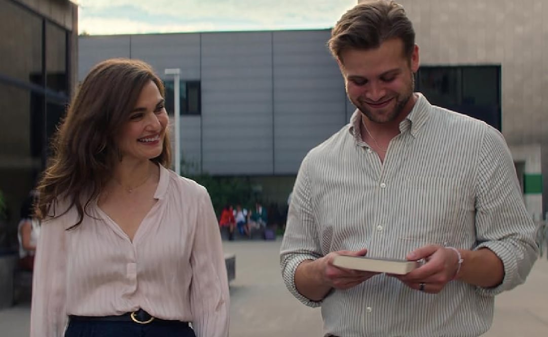 La serie es protagonizada por Rachel  Weisz y Leo Woodall. Foto: Netflix.