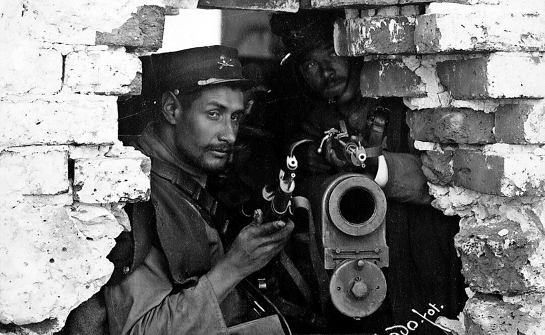Fotografía de un soldado durante el combate. Foto: ARCHIVO EL UNIVERSAL