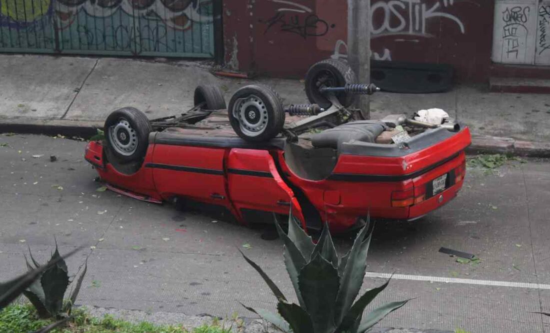Una persona murió en una volcadura en Río Churubusco y calle Albert en la colonia el El Retoño de la alcaldía Iztapalapa este 22 de septiembre de 2024. Foto: Francisco Rodríguez/EL UNIVERSAL