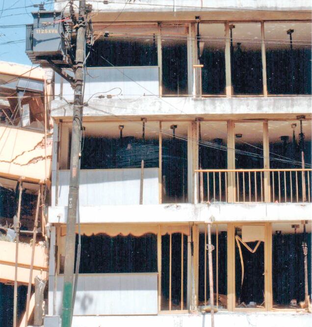 Hundimiento súbito de un edificio en la Ciudad de México, causado por el sismo del 19 de septiembre de 1985. (CORTESÍA DEL DOCTOR DÍAZ RODRÍGUEZ)
