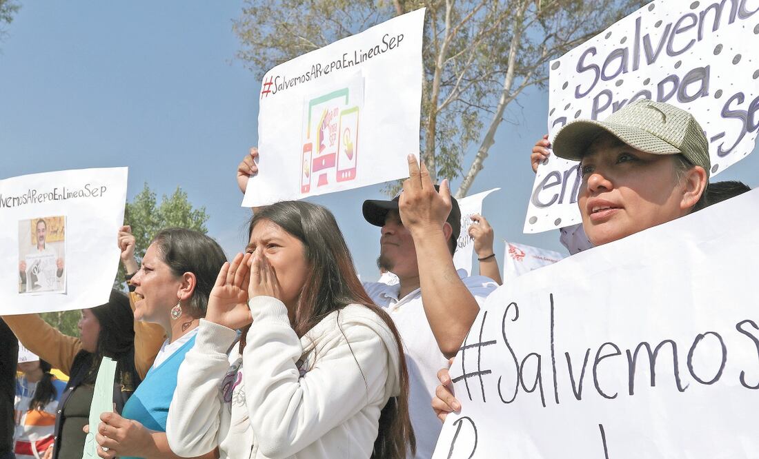 El 5 de noviembre, más de 94 mil personas se movilizaron para que Prepa en Línea no se cancelara; el programa logró salvarse y recibirá 220 mdp. ARCHIVO EL UNIVERSAL