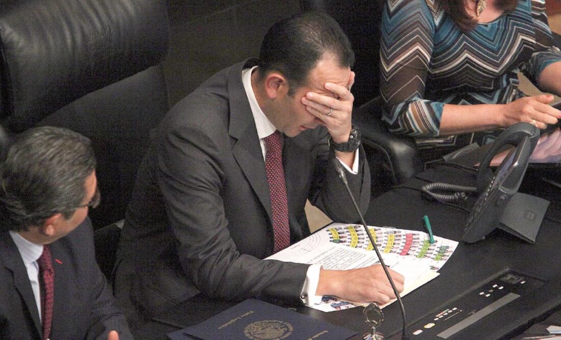 El presidente del Senado, Roberto Gil Zuarth (centro), dijo que habló con Jesús Zambrano y en San Lázaro hay disposición para que avance la minuta sobre la ley anticorrupción en cuanto la reciban (LUCÍA GODÍNEZ. EL UNIVERSAL)