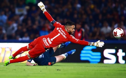 Con un rap revientan a Alfredo Saldívar por sus errores con Pumas