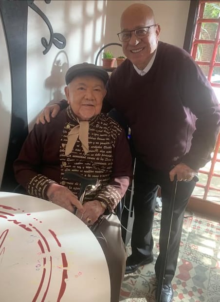 Ricardo de Pascual comparte foto con el primer actor Sergio Corona.