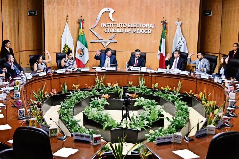 El Instituto Electoral de la Ciudad de México reveló que sólo Lorena Osornio alcanzó la meta de apoyos ciudadanos (ESPECIAL)