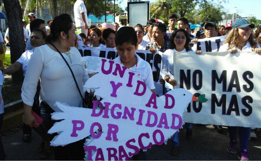 Villahermosa, Tabasco
Con un llamado a la defensa de México, la unidad y su dignidad, cerca de 500 ciudadanos marcharon esta mañana en las calles de Villahermosa, Tabasco. Foto: Luma López/EL UNIVERSAL
