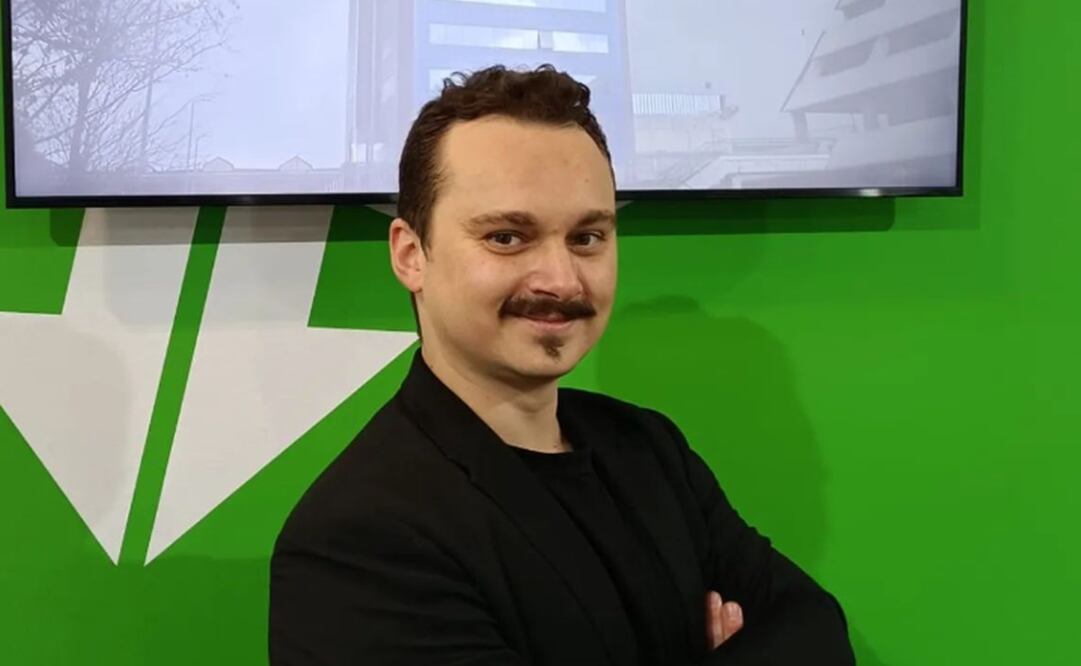 Mattia Coffetti es un biohacker italiano de 35 años, que se implantó 5 microchips. / Foto: Instagram @mattia_coffetti_mzkk_