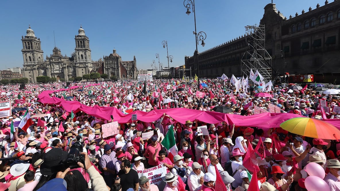 Así lució el Zócalo el domingo, en la Ciudad de México, durante la protesta contra la reforma del INE. FOTO: BERENICE FREGOSO. EL UNIVERSAL