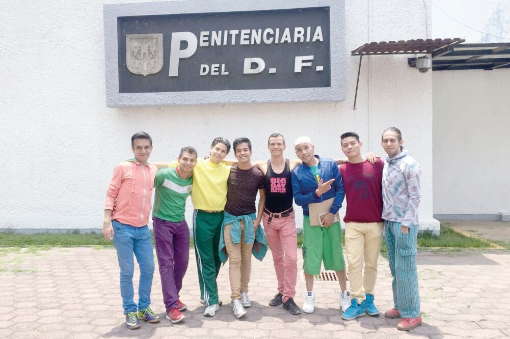 Los bailarines interpretaron obras como El Colegio Militar y un fragmento de Yo no soy Pancho Villa ni me gusta el futbol (CORTESÍA JOSÉ RIVERA MOYA)