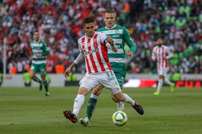 Necaxa gana de último minuto a Santos en el TSM