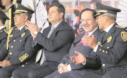 Premian labor de 5 décadas de Juan Francisco Ealy Ortiz