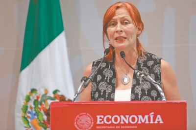 La secretaría de Economía Tatiana Clouthier se va de gira a Dubái