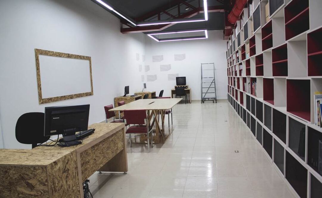 El acervo cuenta con bibliografía especializada en artes electrónicas, arte sonoro, archivo audiovisual y textos de teoría de las artes, entre otros.. (FOTO: Eduardo Magaña / EL UNIVERSAL)