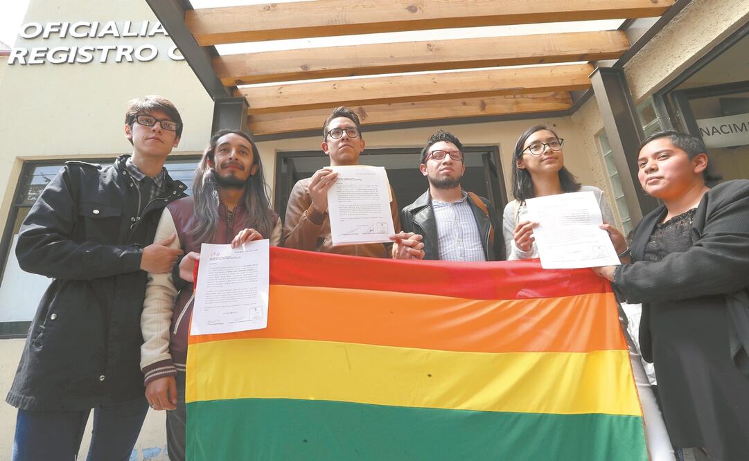 Para evitar que se vulnere el derecho a contraer matrimonio, Morena pretende reformar el artículo 4 de la Constitución. Foto: ARCHIVO EL UNIVERSAL