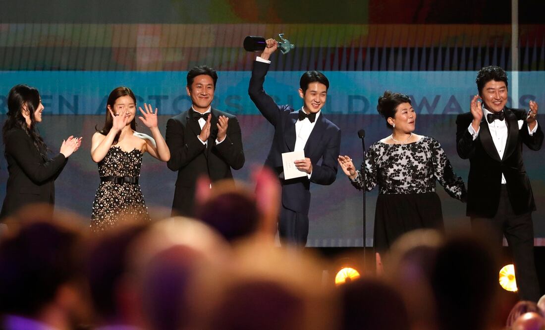 "Parásitos" fue la sorpresa de la noche. Foto: Reuters