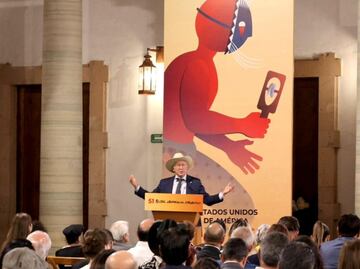 Ken Salazar celebra participación de EU en el Cervantino, por primera vez en 50 años